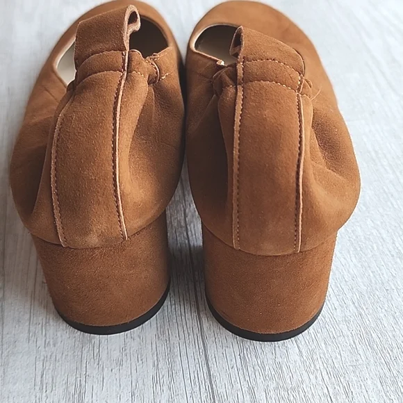Everlane Tan Suede Heels - Picture 8 of 8